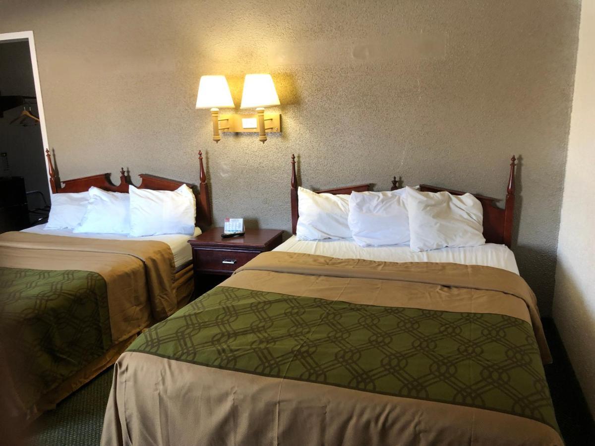 Econo Lodge Inn & Suites Wisconsin Dells Exterior foto
